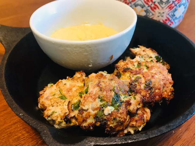 Read more about the article Recipe: Chicken Bites with Tahini Mustard Sauce